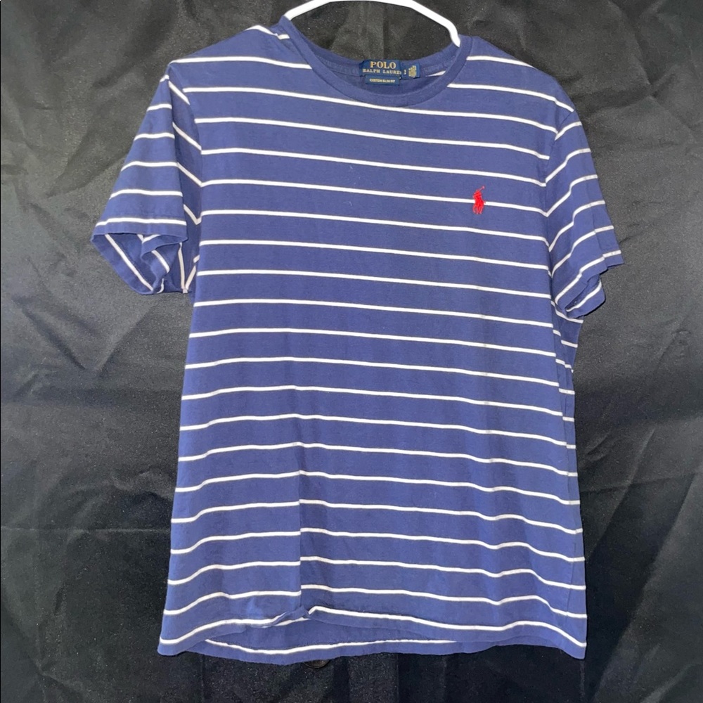 Polo t shirt.